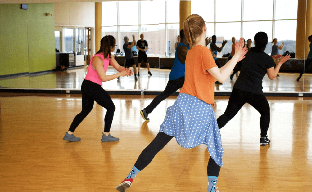 Specialized Equipment and Programs - Balancing the Benefits: Outdoor Park Gyms Versus Indoor Fitness Centers